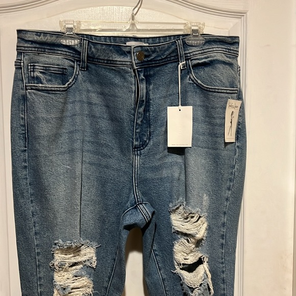 Ms. Cello distressed jeans - Picture 2 of 7